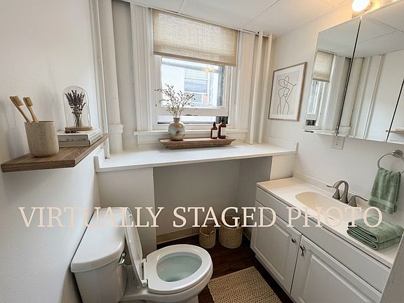5th image of 435 Main St APT D