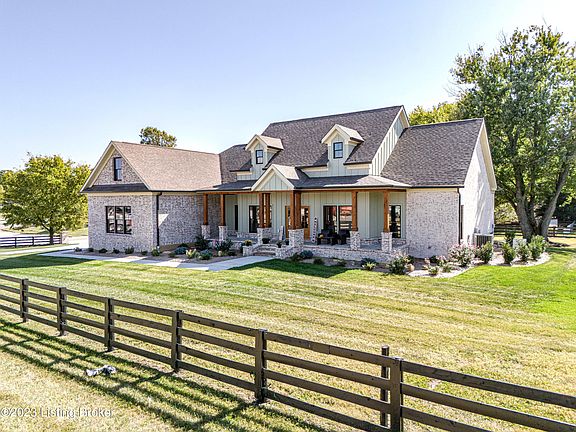 2nd image of 100 Maplewood Dr