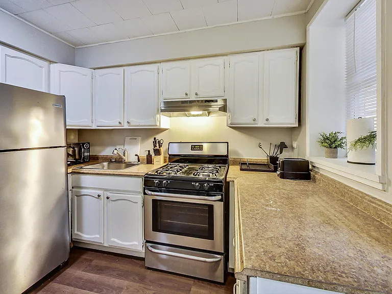 3554 N Wilton Ave #1 — Photo 12