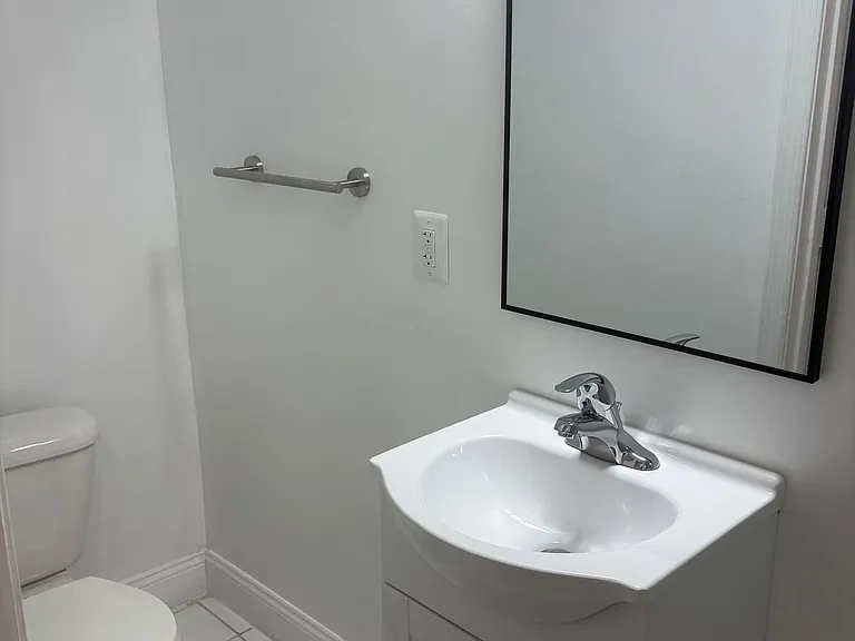 225 Missouri Ave NW — Photo 17