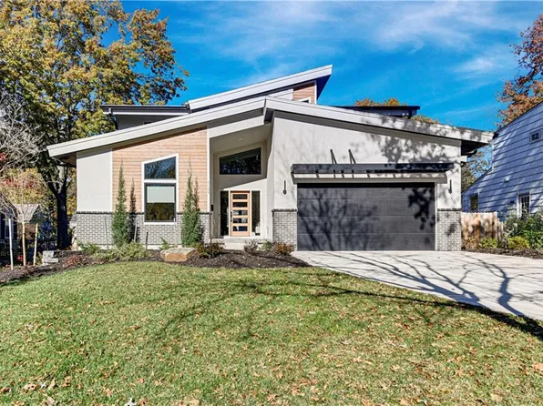 3108 W 72nd St, Prairie Village, KS 66208