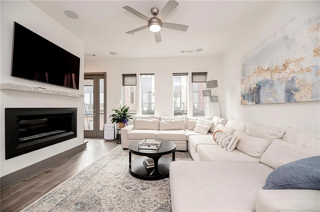 3 bed, 3.5 bath, 2277 sqft, $4,500 — Photo 2