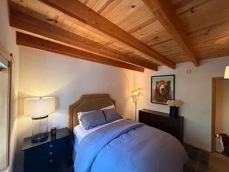 Guest bedroom 1
