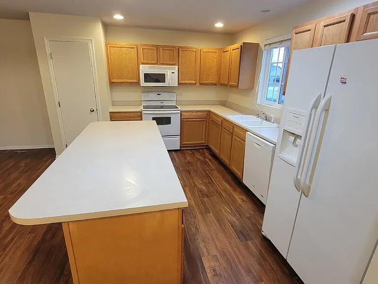 4808 NE Michael Dr — Photo 3