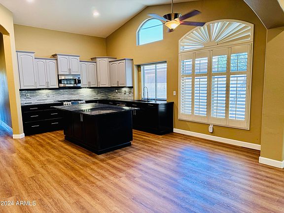 5th image of 881 E Constitution Drive