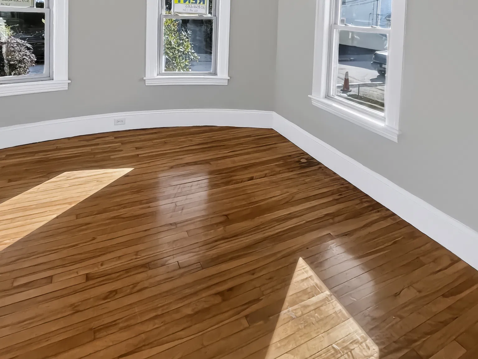 3 bed, 1000 sqft, $2,300 — Photo 4