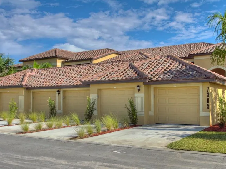 7305 River Hammock Dr #206 — Photo 2