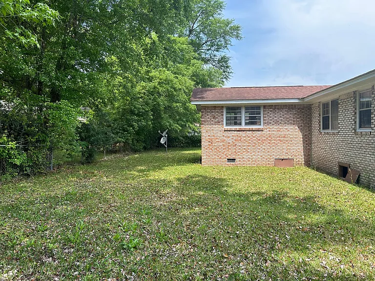 1818 Saint Julian Dr — Photo 17