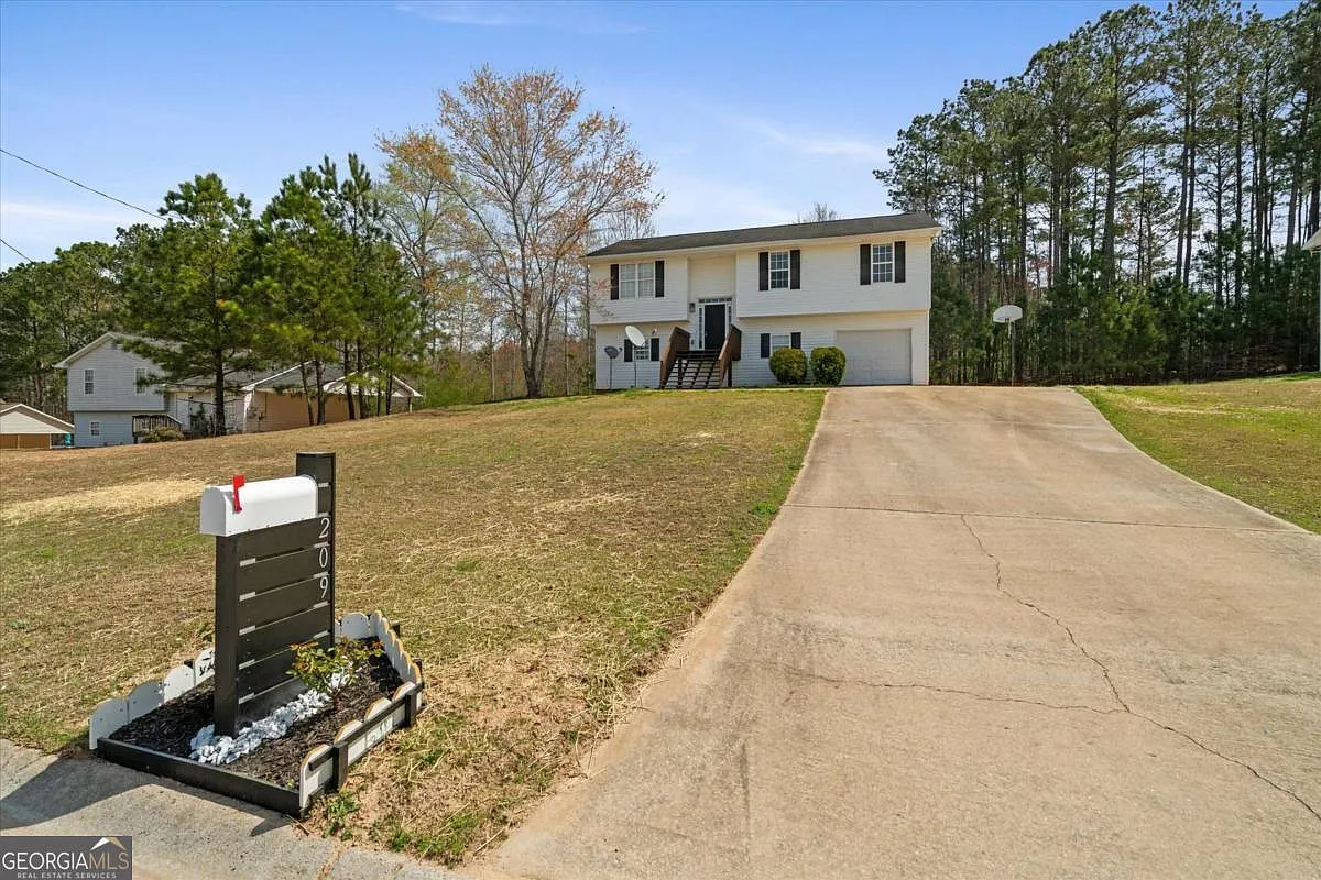 209 Emma Gilley Dr photo 1
