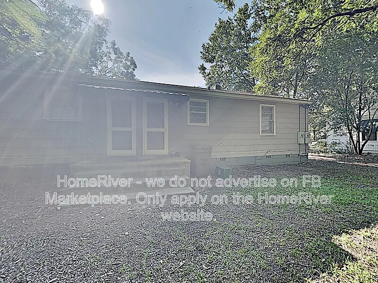 323 N Magnolia St — Photo 12