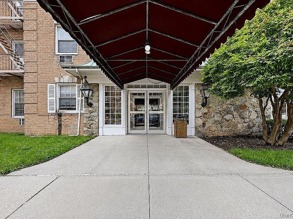 1st image of 8429 153rd Ave APT 5A