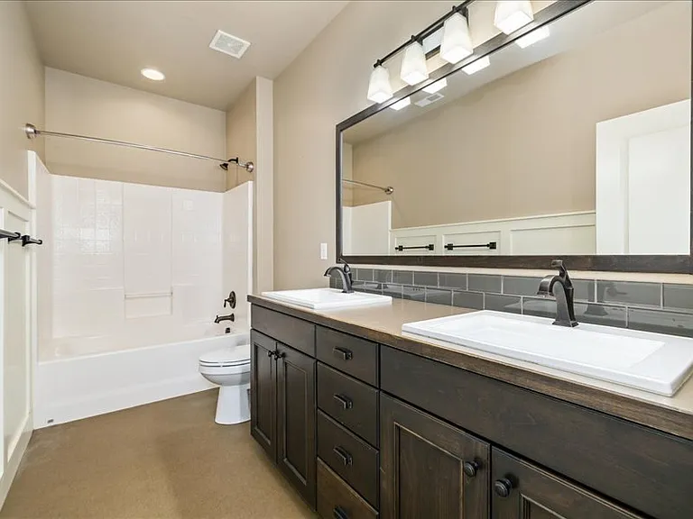 1250 W Laughton Dr — Photo 27