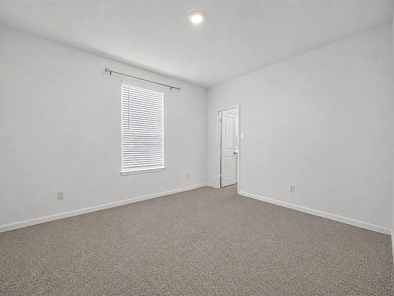 6330 Ontario Dr — Photo 17