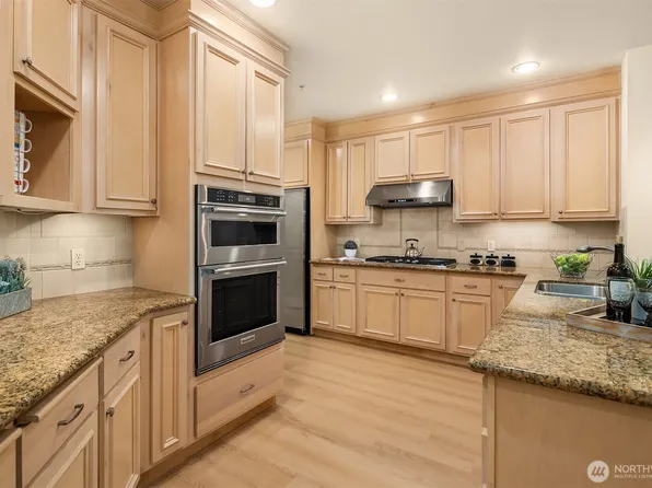 8850 Redmond Woodinville Road NE #304, Redmond, WA 98052