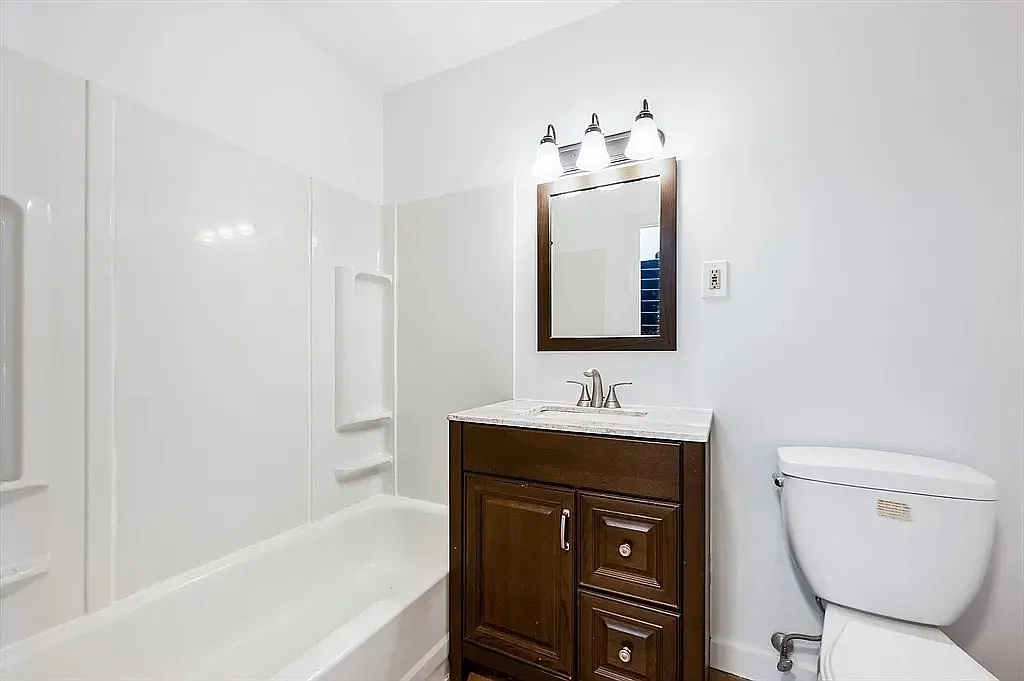 2 bed, 850 sqft, $4,500 — Photo 4