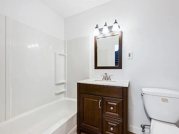 4th image of 192 Athens St #3A