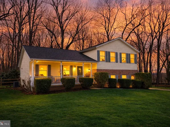 1235 Teresa Dr, Hampstead, MD 21074