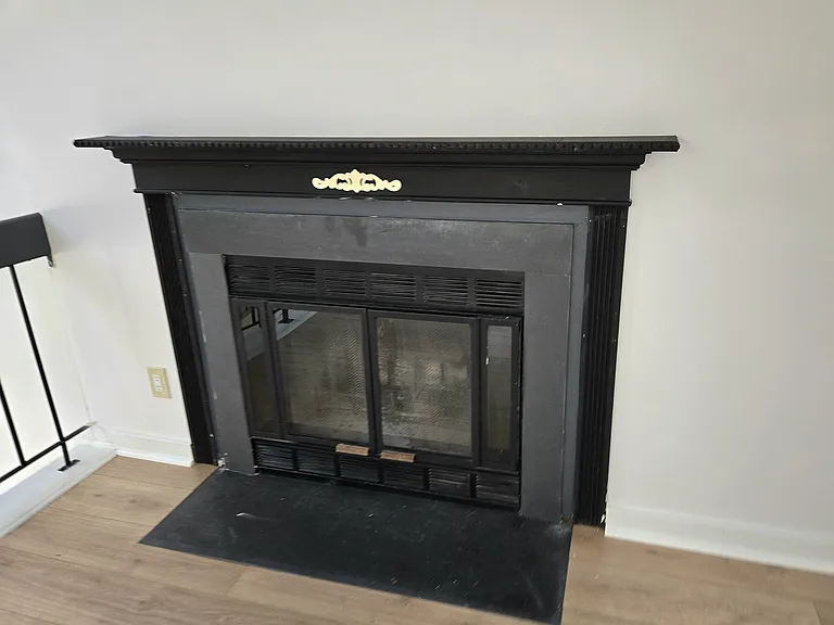 404 Harwood Ct #B — Photo 12