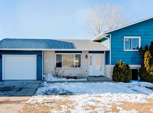 930 6th Ave SE, Dickinson, ND 58601