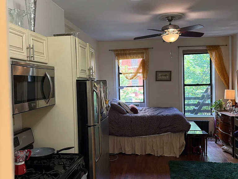 414 E 78th St #2B — Photo 4