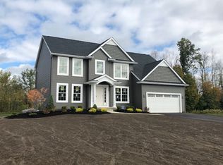 11 Tranquility Ln, Orchard Park, NY 14127