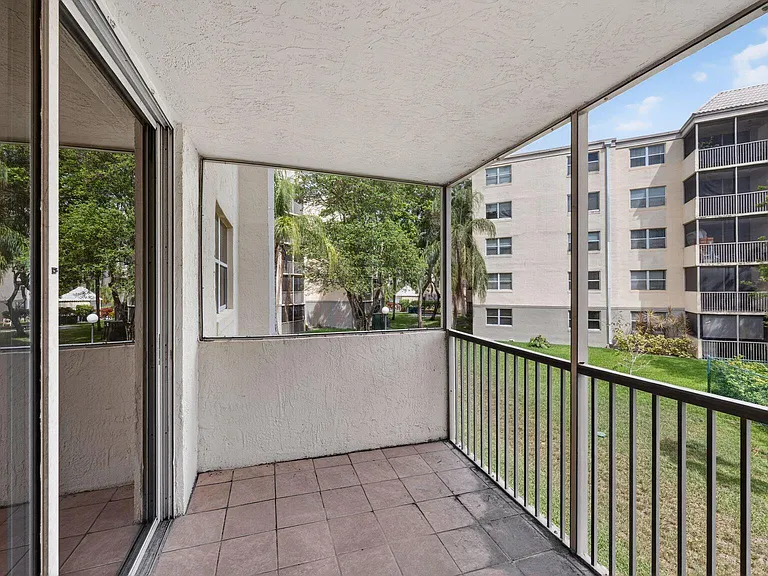 8353 Lake Dr #204 — Photo 6