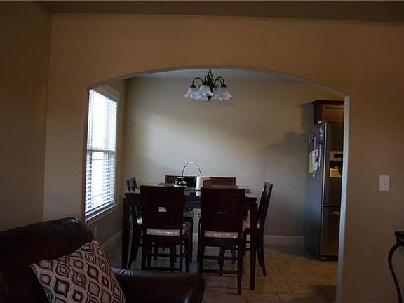 5th image of 1112 W Berkeley Ave