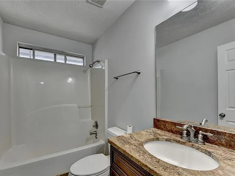 1112 Ashbury Dr — Photo 37