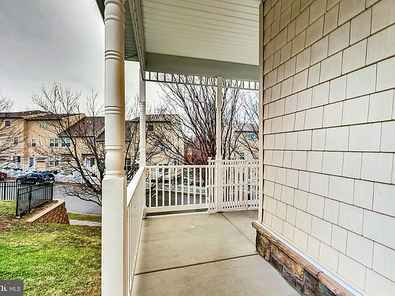 4th image of 3587 Glouster Dr