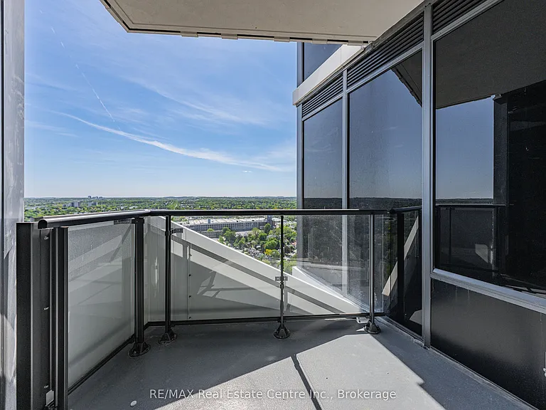 25 Wellington St S #3103 — Photo 18