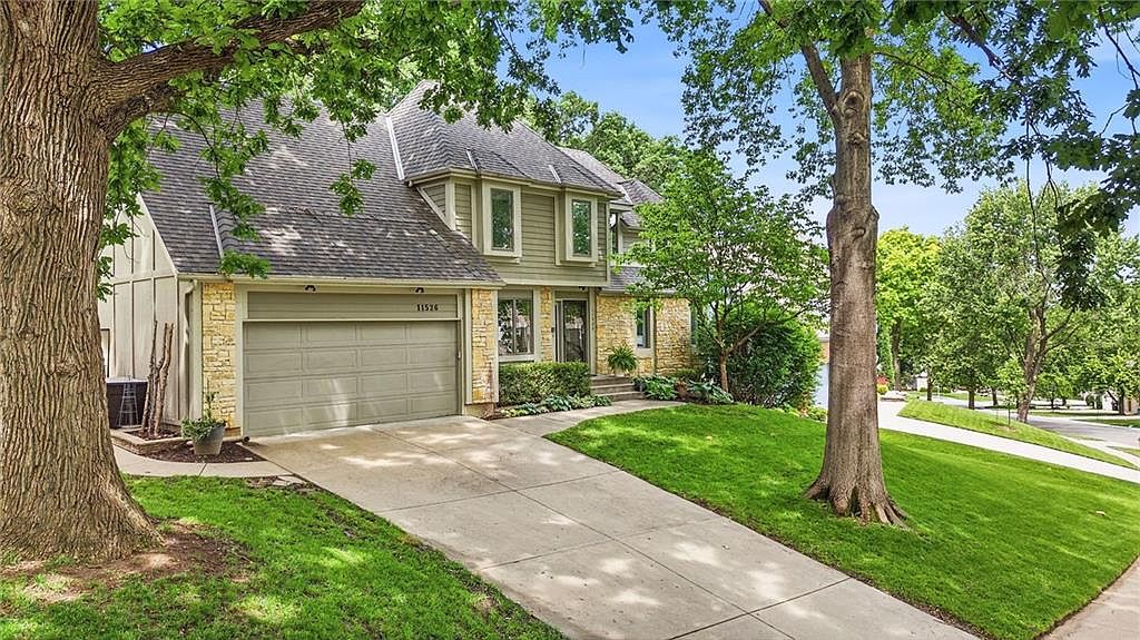 11526 Knox St, Overland Park, KS 66210 | Zillow