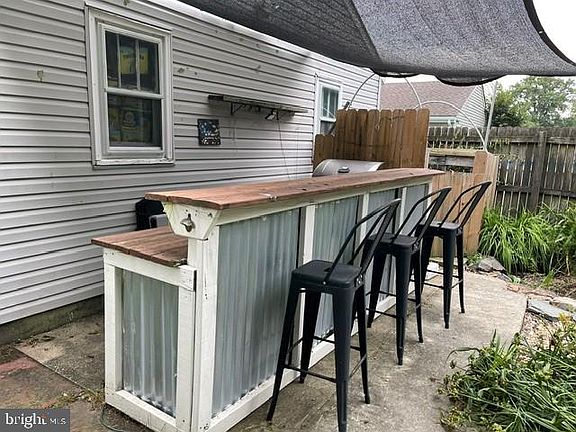 4th image of 230 N Marlyn Ave