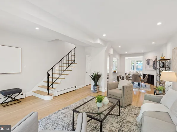 2211 39th St NW, Washington, DC 20007