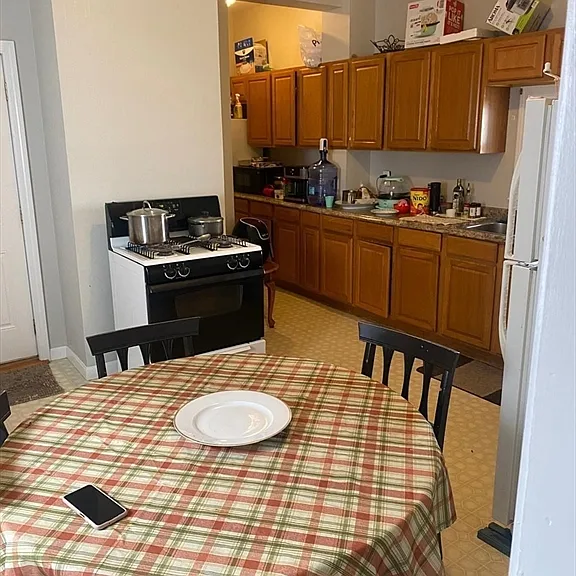 232 Pleasant St #1 — Photo 5