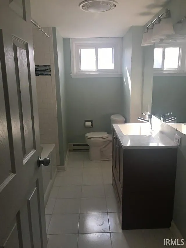 3 bed, 1.5 bath, 1320 sqft, $2,250 — Photo 4