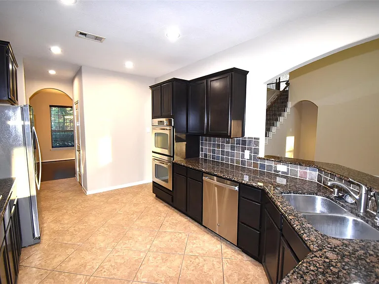 51 S Greenprint Cir — Photo 15