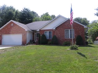 566 Clover Dr, Edwardsville, IL