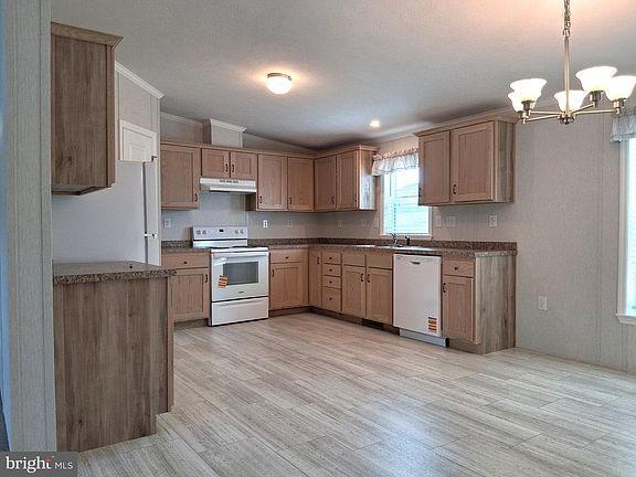 3rd image of 500 Mount Airy Rd APT 31