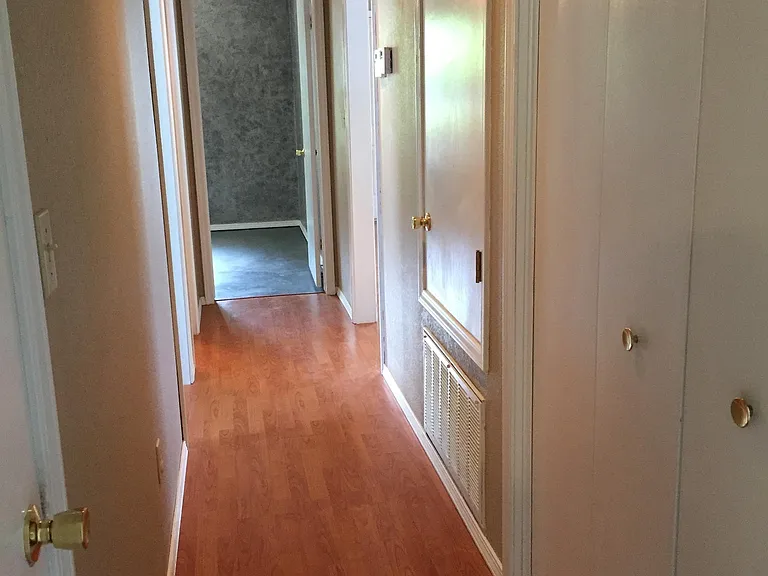 214 W Dewey St — Photo 11