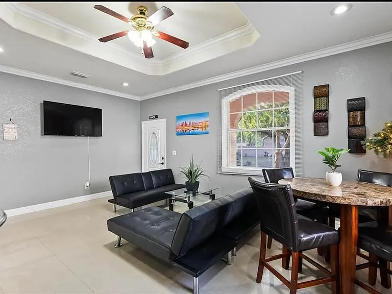 2324 W Palmetto St — Photo 15