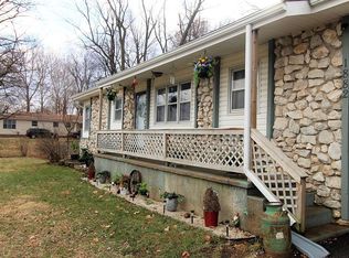 1882 W Grapevine Dr, Ozark, MO 65721