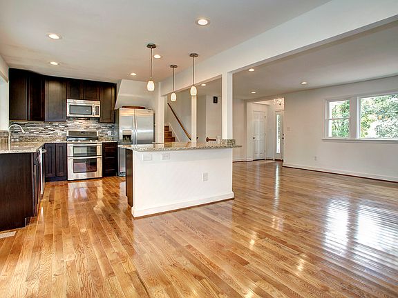5th image of 7203 Connecticut Ave