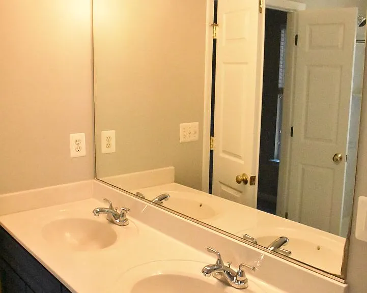 711 Galway Ln — Photo 33