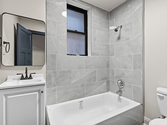 4th image of 2913 Keokuk St #1