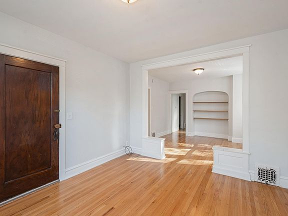 4th image of 3501 N Oakley Ave #1W
