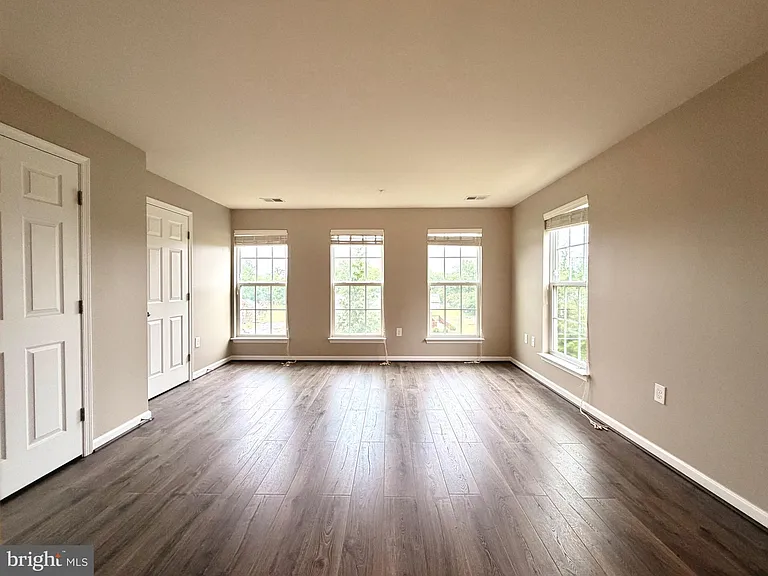 43487 Town Gate Sq — Photo 37