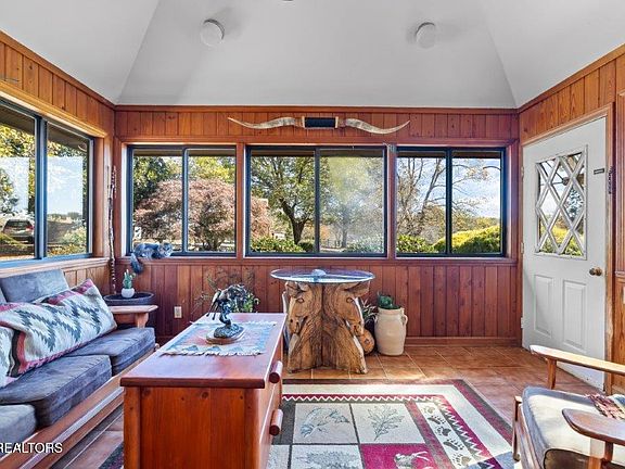 29th image of 4728 N Wildwood Rd