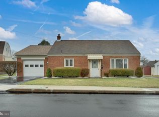 121 Lemon St, Ephrata, PA 17522