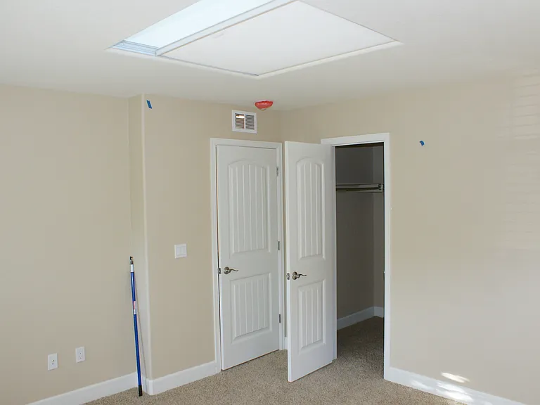 2011 N Vine St #2011 — Photo 12