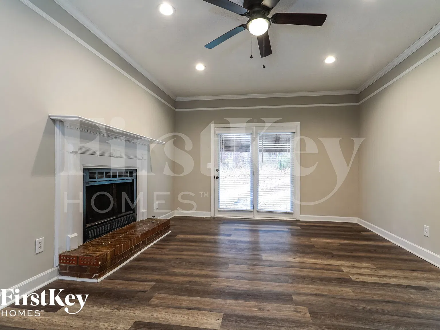4 bed, 2.5 bath, 2464 sqft, $2,440 — Photo 3